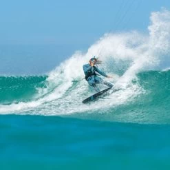 Airush Amp Team Reflex Carbon -Aqua Glide Shop Airush Kiteboarding Reider Decker Samuel Tome 20220318 STP20107 scaled 1 600x600 1